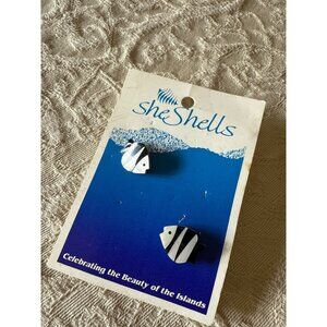 SheShells Fish-Shaped Stud Earrings Inlaid Mother Of Pearl & Black Stripe Hawaii